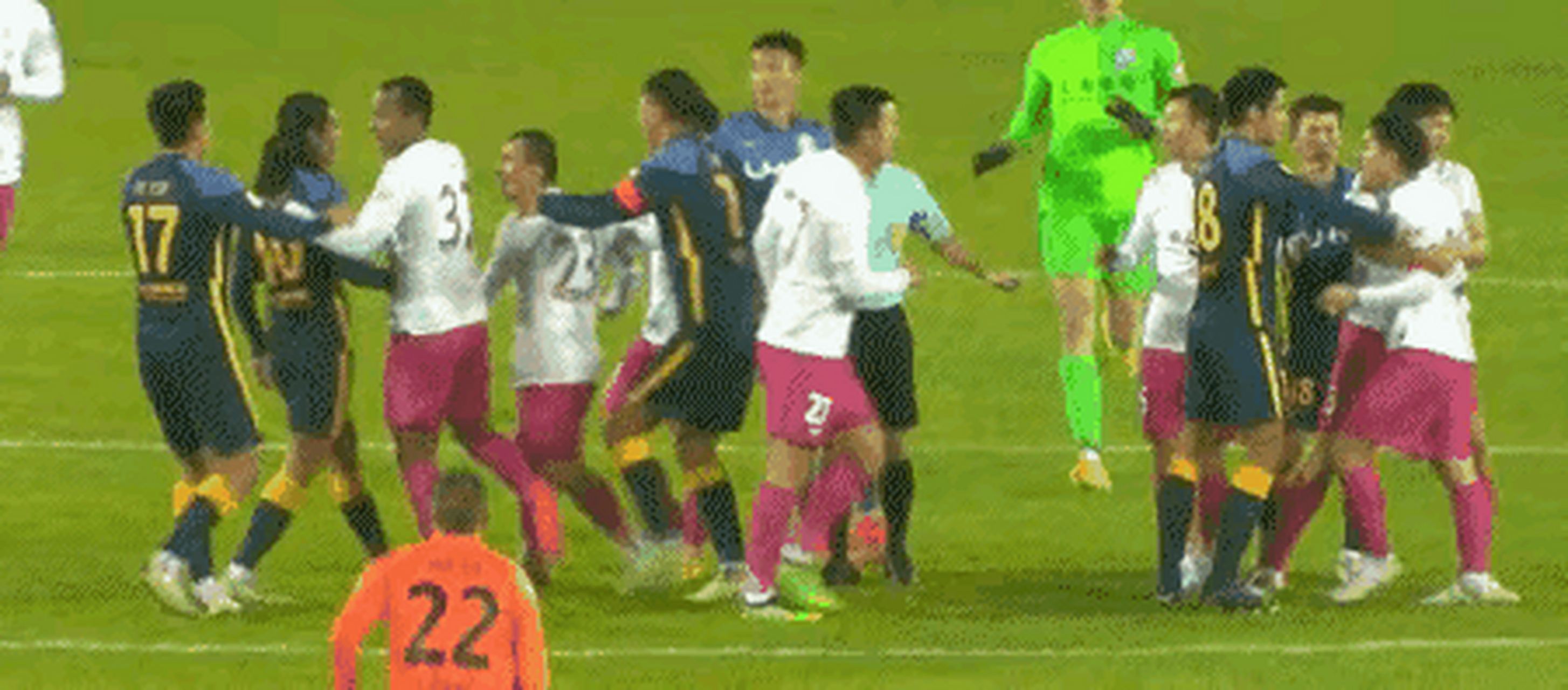 一场比赛中发生激烈的冲突，裁判难以处置