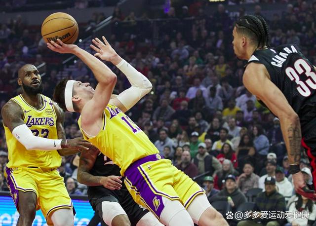 NBA季后赛：开拓者队惨遭湖人横扫出局
