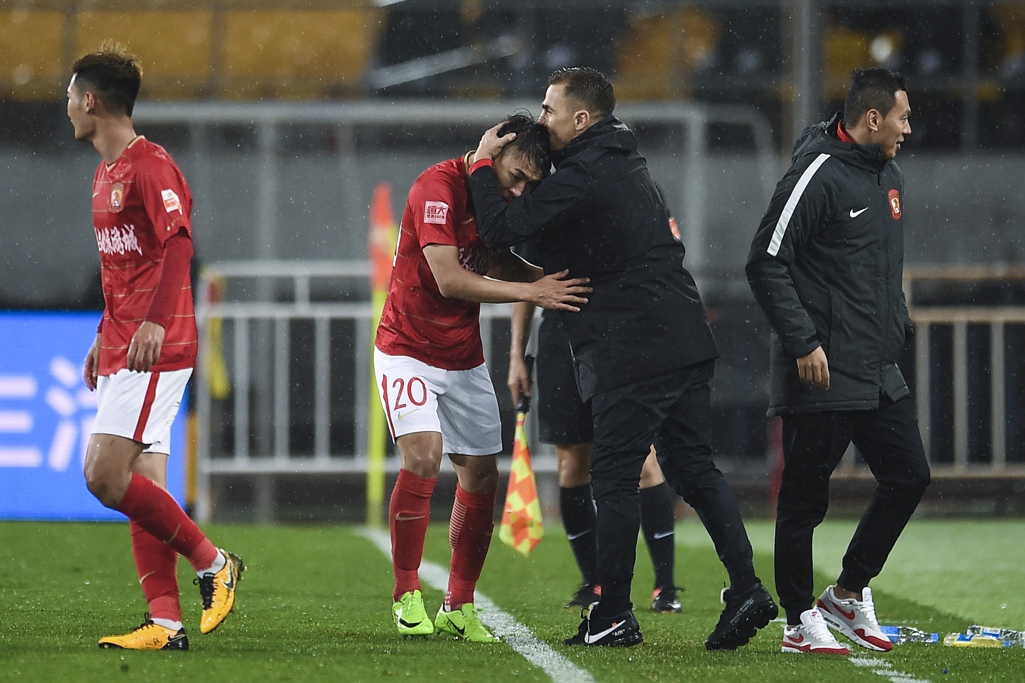 北京队客场失利后面临危机！