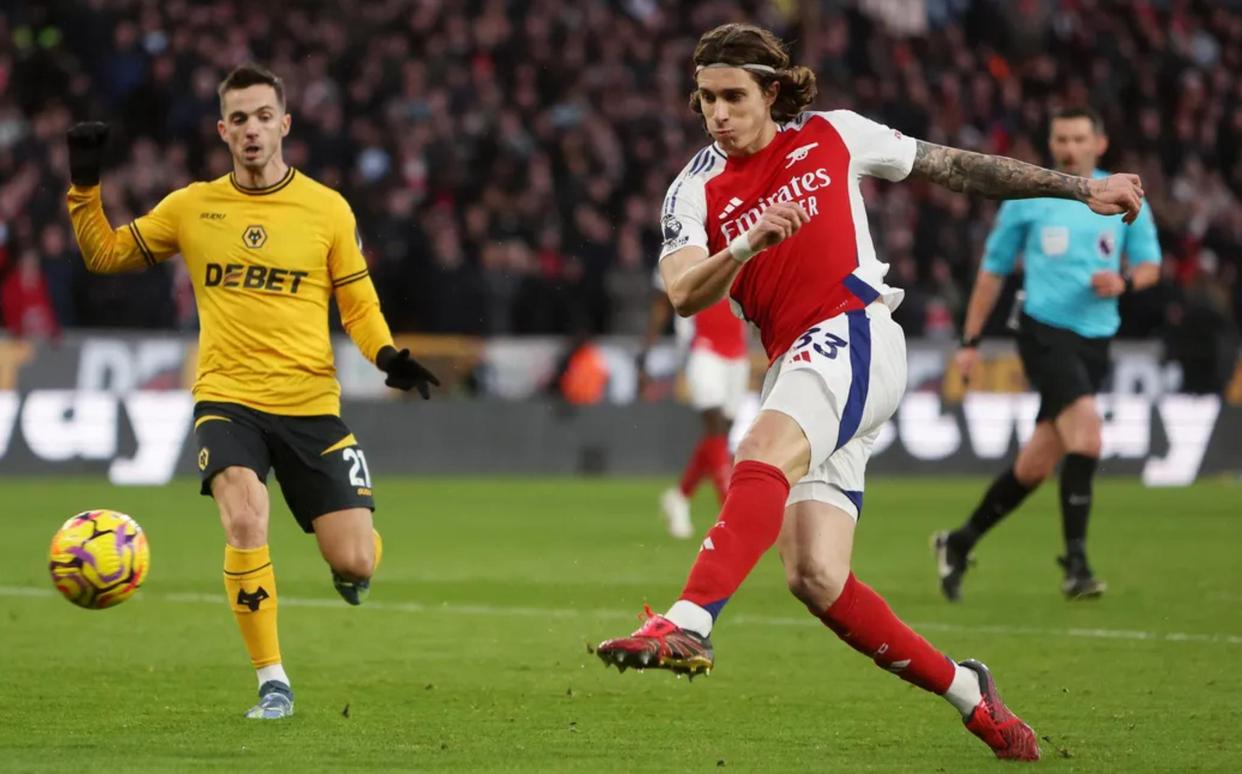 九游娱乐-阿贾克斯客场轻松取胜,英超欧冠形势看好的简单介绍