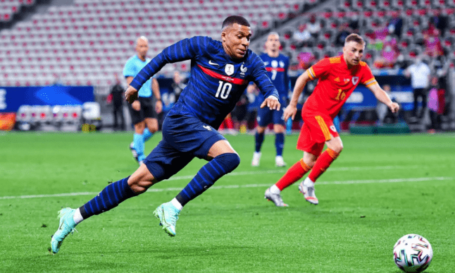 劲爆对决!顶级足球比赛心态比拼 劲爆对决!顶级足球比赛心态比拼