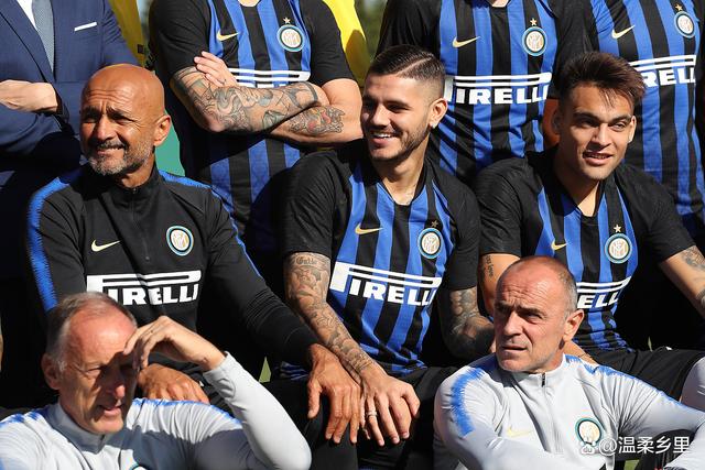 9you娱乐-一球定胜负?场上战况白热化,长度个字