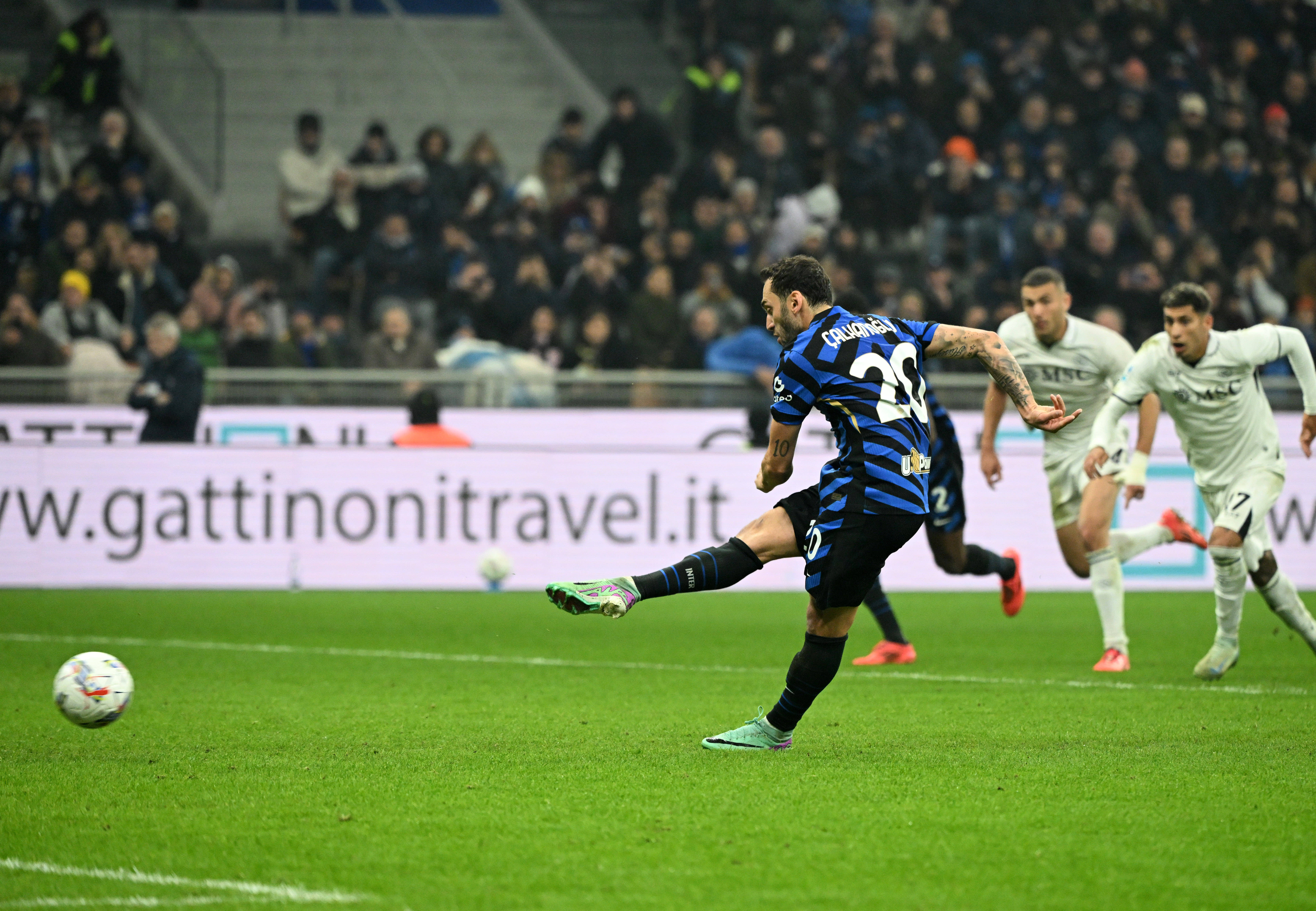 九游体育APP下载-包含亚特兰大主场胜利,继续领跑积分榜的词条