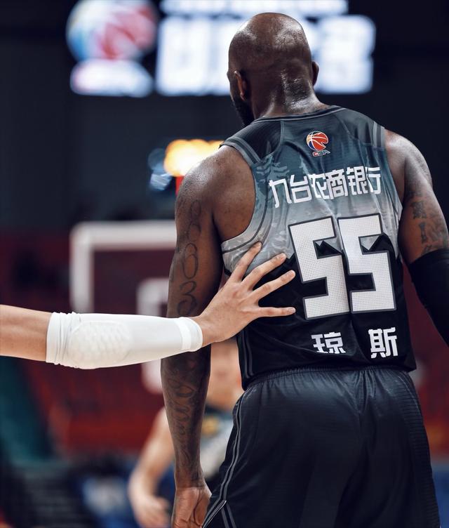 球队运气爆棚,连胜势头不减 球队运气爆棚,连胜势头不减