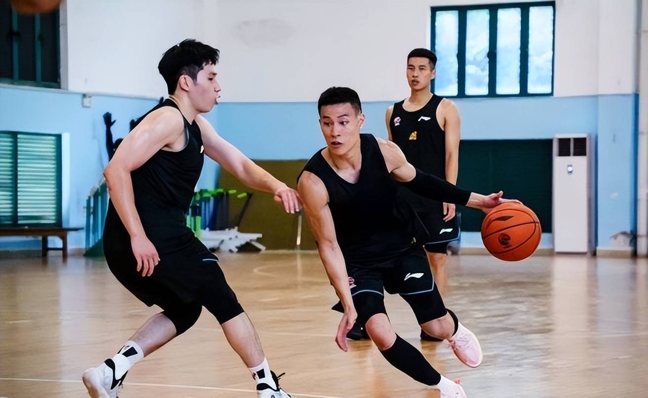 九游游戏-关于广厦队坚韧不拔，奋力拼搏取得一场关键胜利的信息