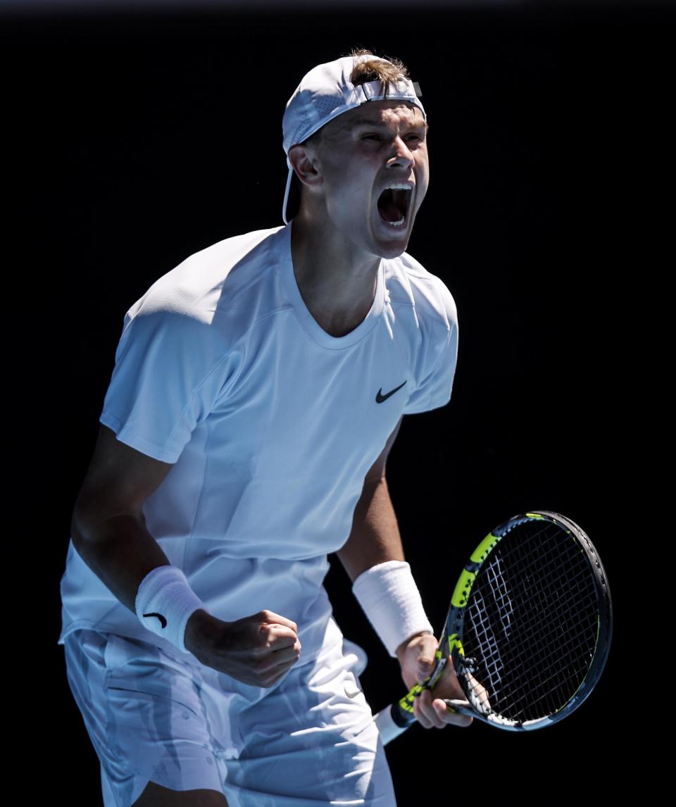 网球男单选手挣扎夺金 网球男单选手挣扎夺金