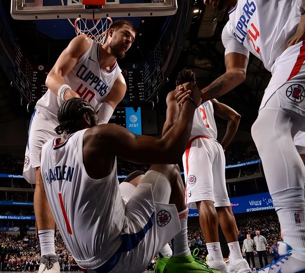 活塞击败雄鹿,字母哥痛失三连胜 活塞击败雄鹿,字母哥痛失三连胜