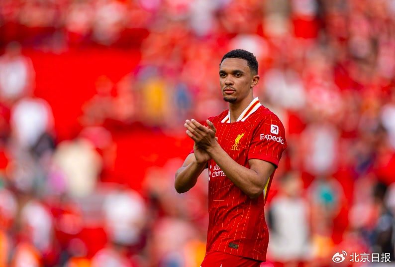 阿森纳客场战平,争议判罚引发球迷热议 阿森纳客场战平,争议判罚引发球迷热议