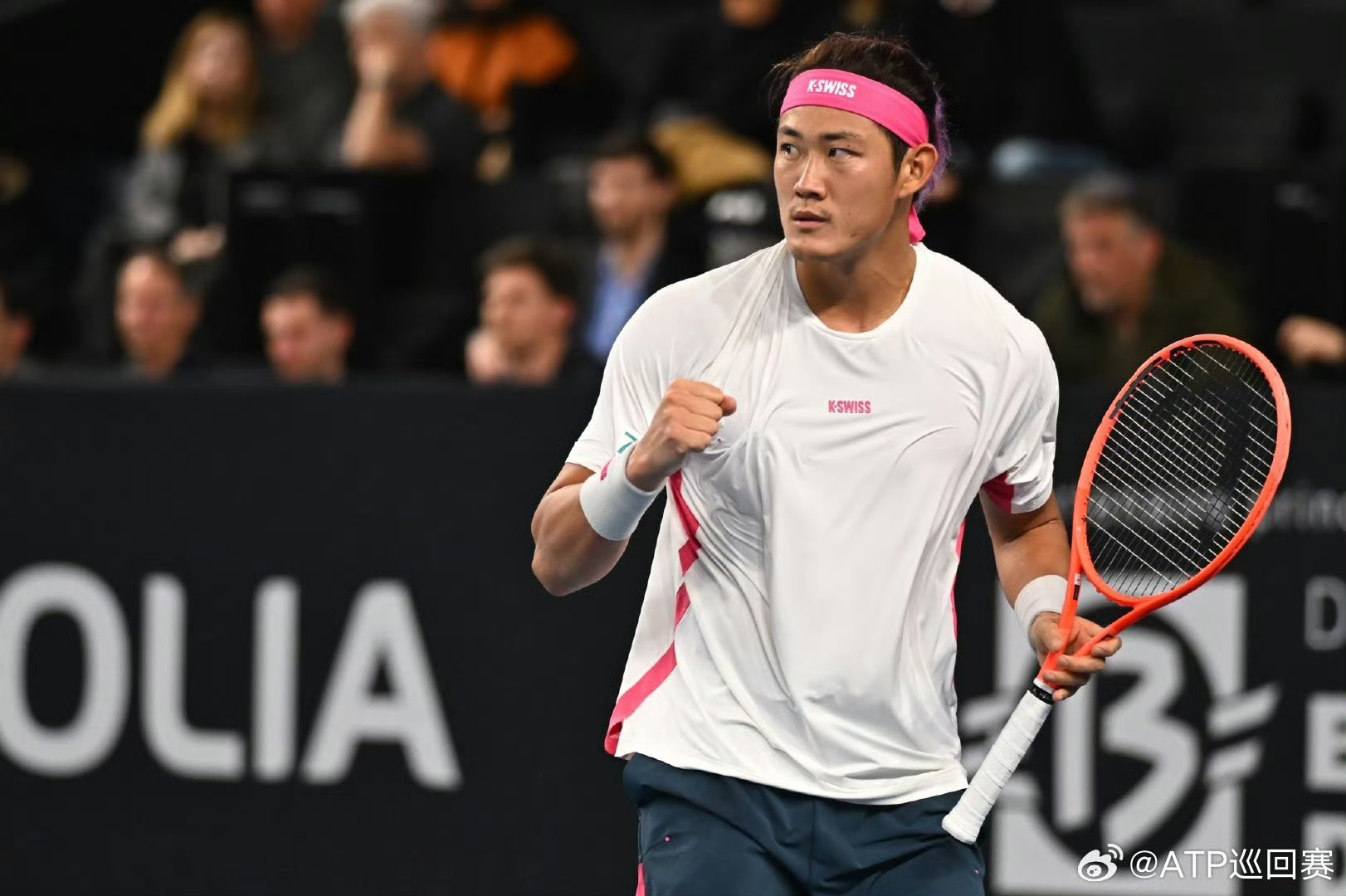 包含逆袭巅峰:哈萨克斯坦选手开创先河的词条 包含逆袭巅峰:哈萨克斯坦选手开创先河的词条