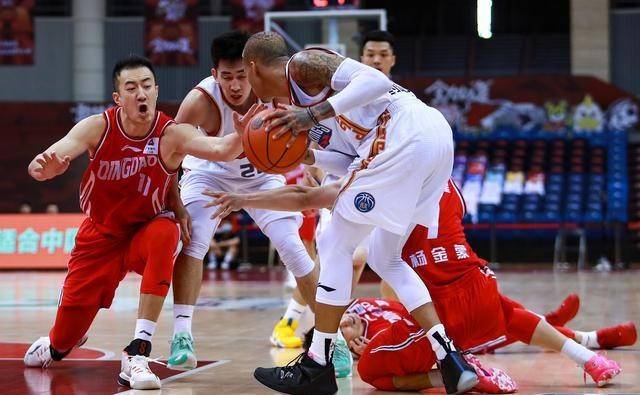 陕西队迎来胜利，保住季后赛希望