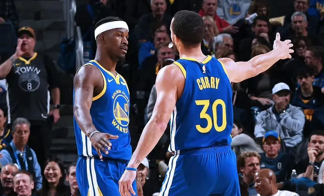 九游官网-勇士掘金大战,篮下对抗十分激烈