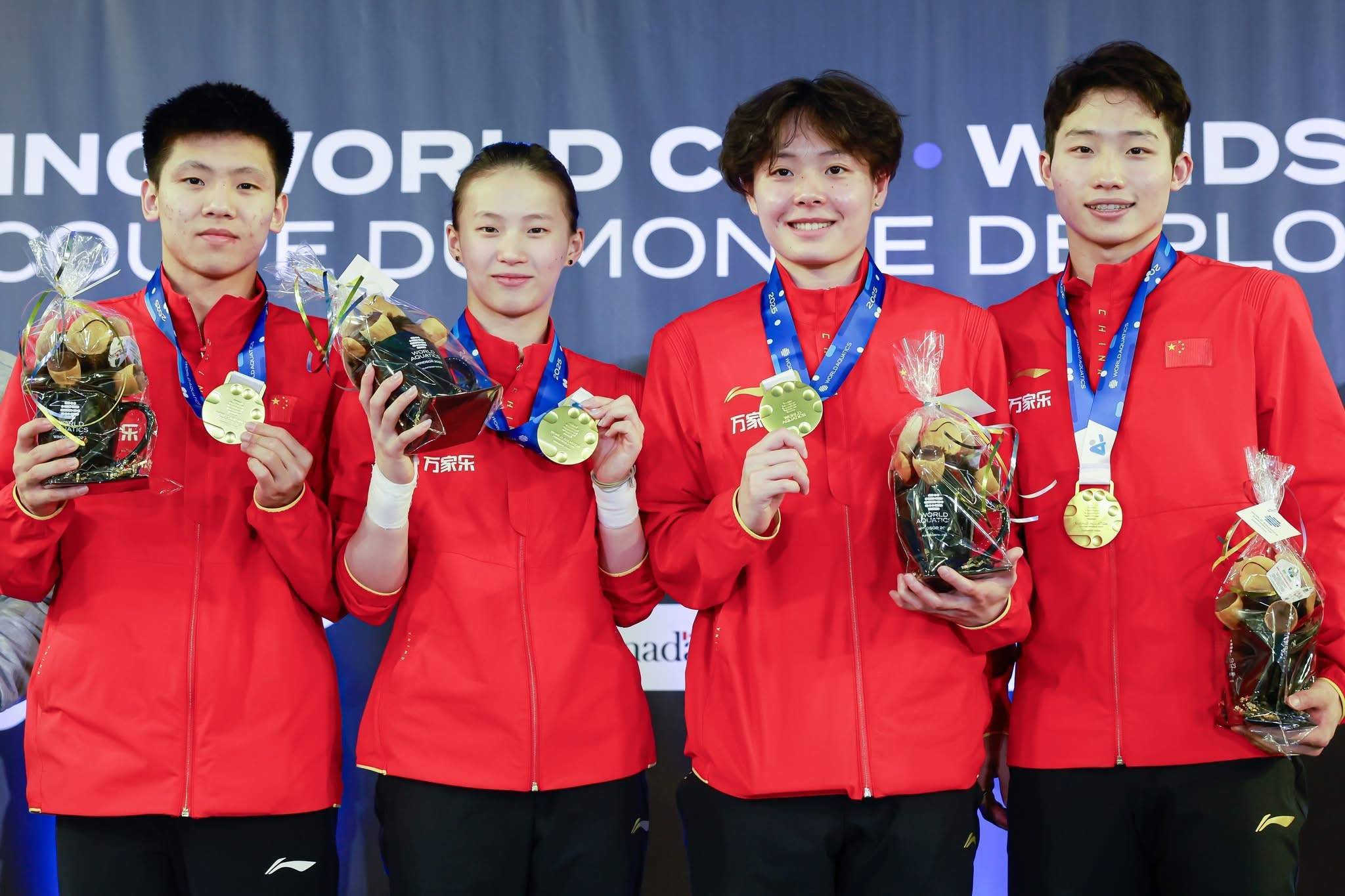 精彩瞬间!选手完美表现,获得观众喝彩 精彩瞬间!选手完美表现,获得观众喝彩