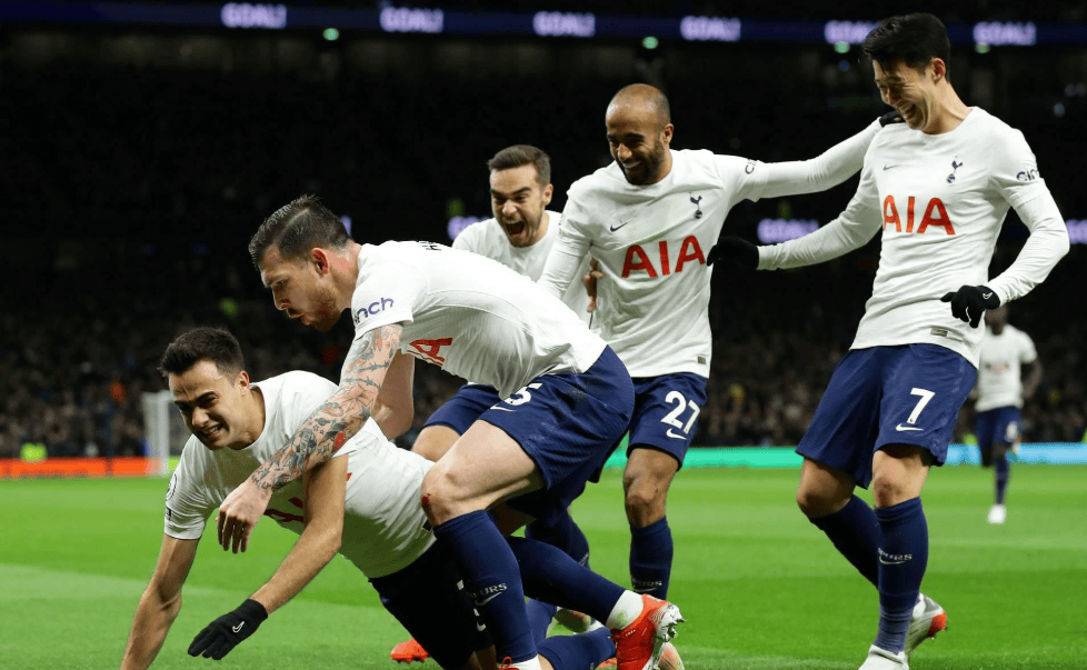 九游体育官方入口-托特纳姆热刺大获胜利,晋级四强