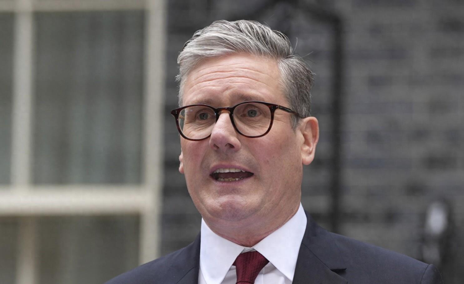 包含汉诺威客场告捷，德甲争冠局势稍现曙光的词条