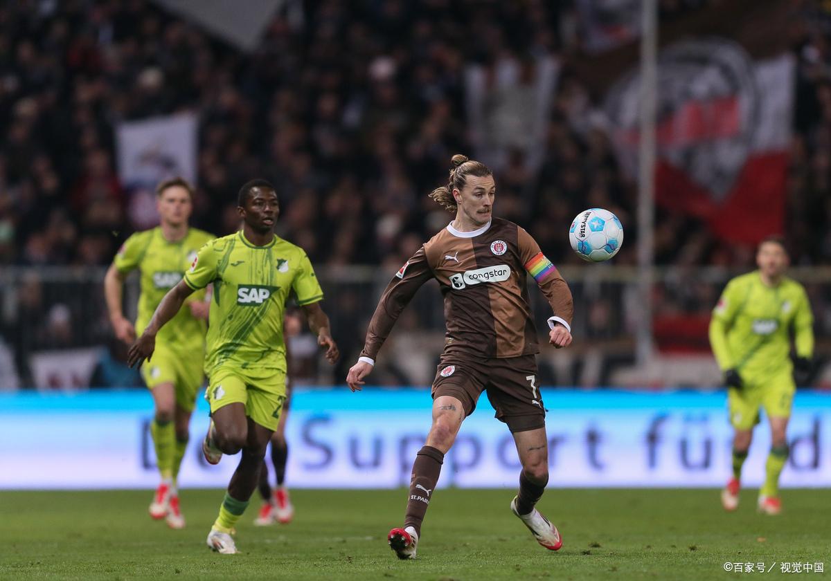 勒沃库森客场惨败,球队战术需调整 勒沃库森客场惨败,球队战术需调整