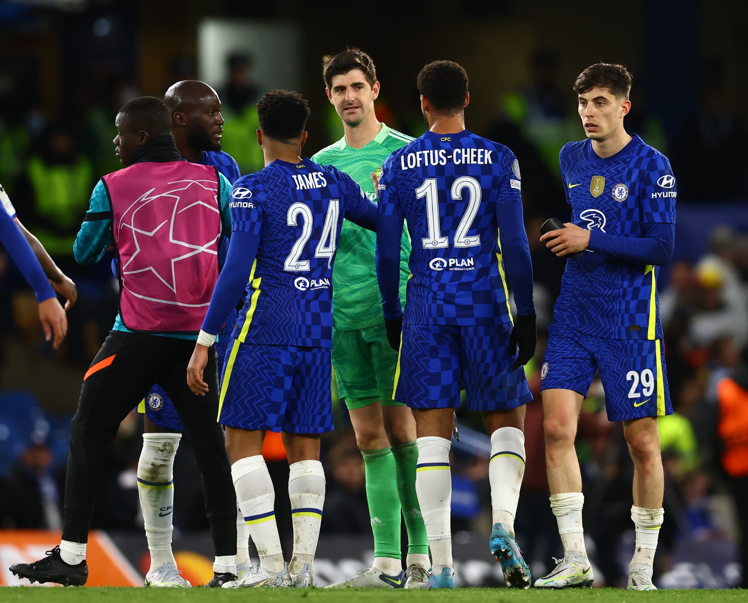 皇家马德里险胜,本泽马连进两球 皇家马德里险胜,本泽马连进两球