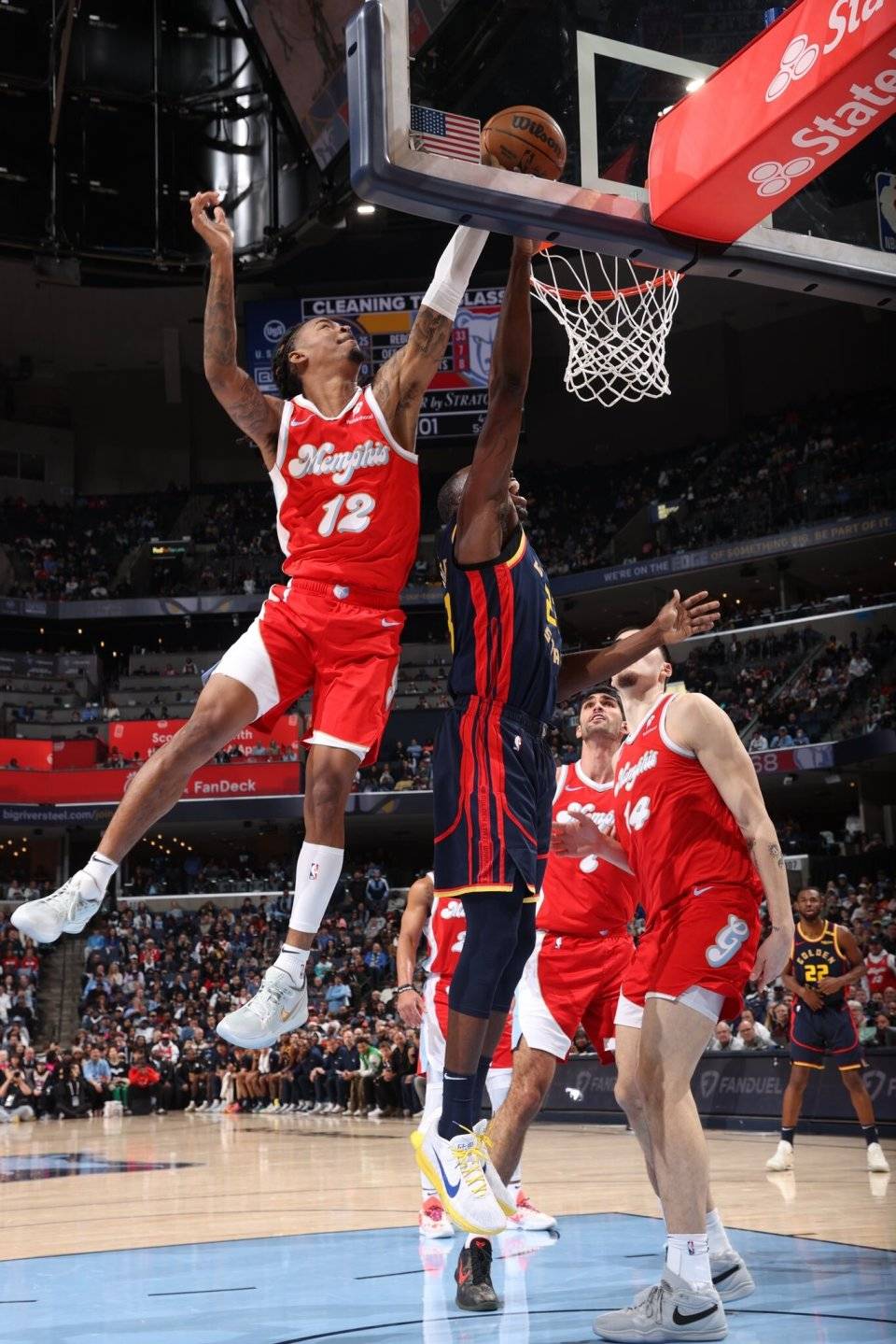 九游APP-灰熊惊险获胜,突破疯狂爵士