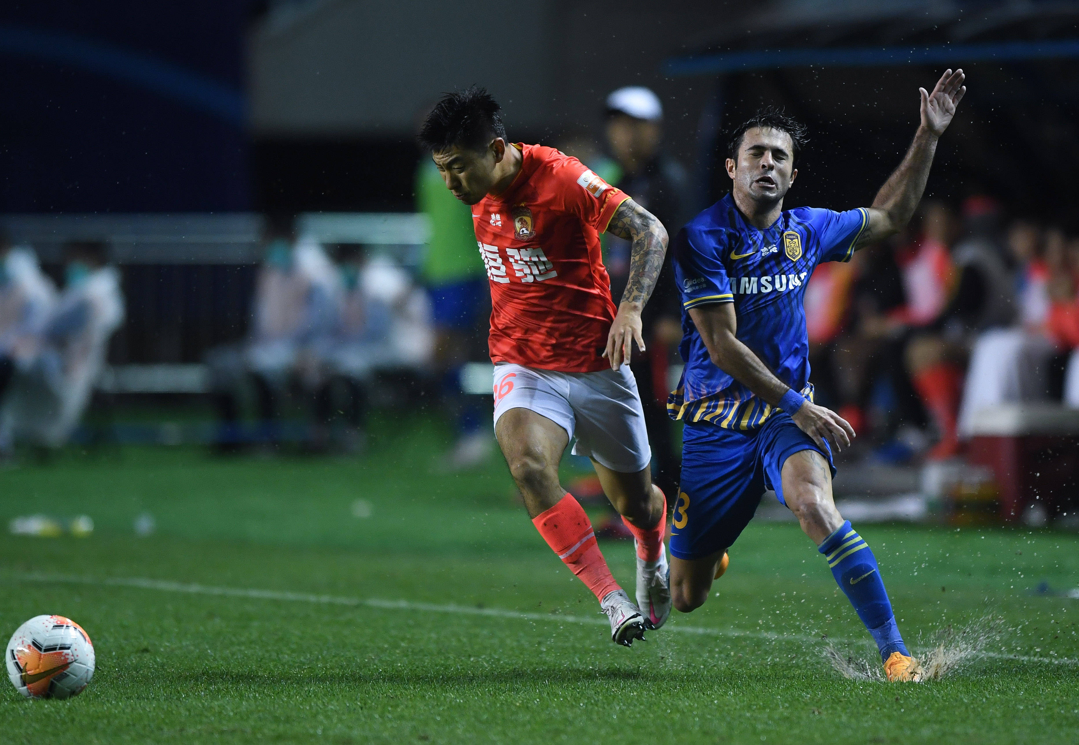 江苏苏宁俱乐部积极备战迎战强劲对手 江苏苏宁俱乐部积极备战迎战强劲对手