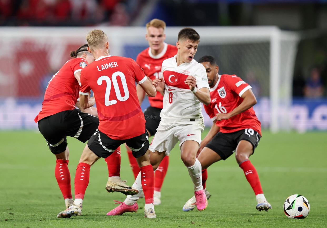 关于奥地利足球队惊艳亮相,晋级下一轮的信息 关于奥地利足球队惊艳亮相,晋级下一轮的信息