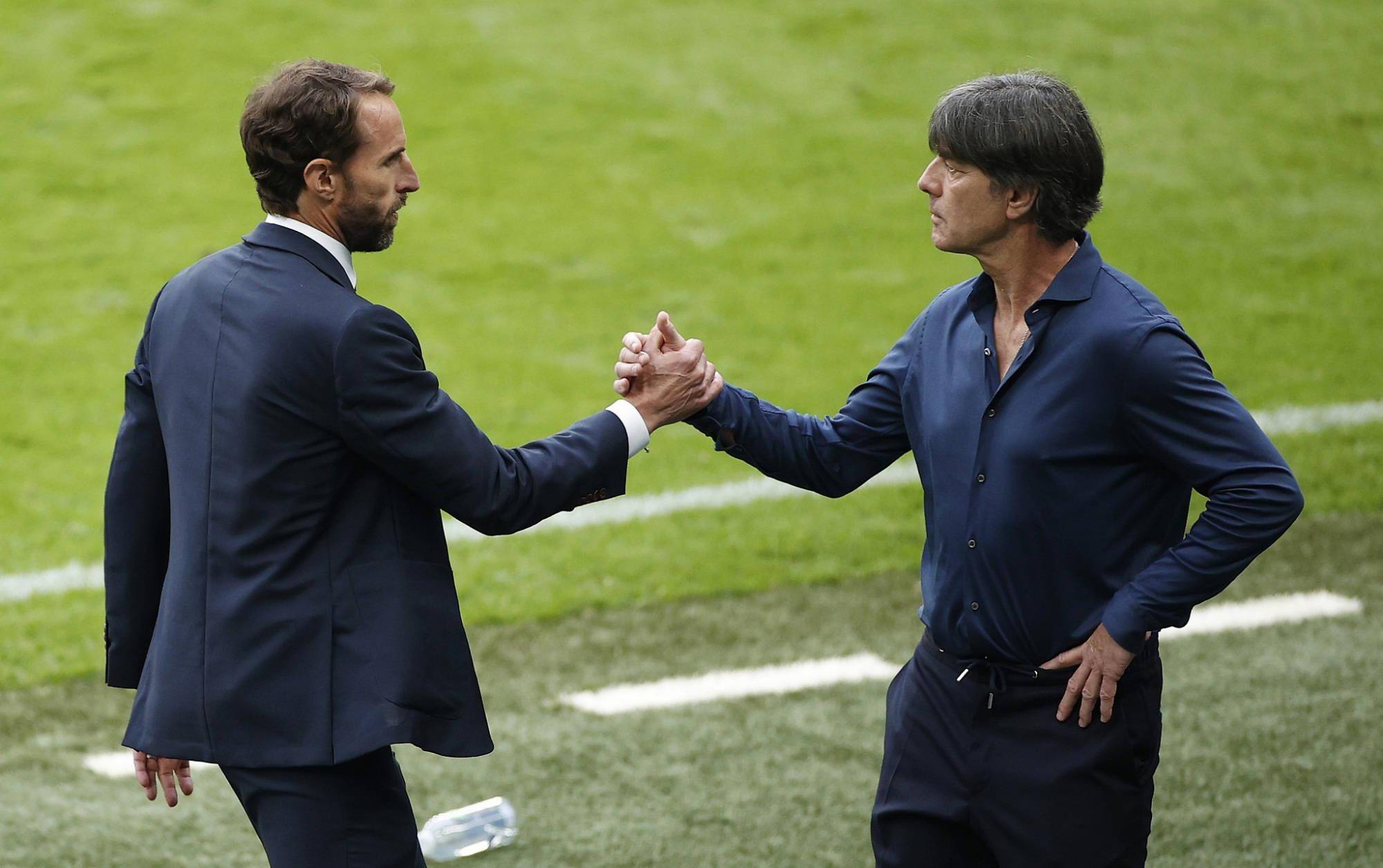 冰岛主场逼平波兰,1-1保住场上难分难解平局 冰岛主场逼平波兰,1-1保住场上难分难解平局