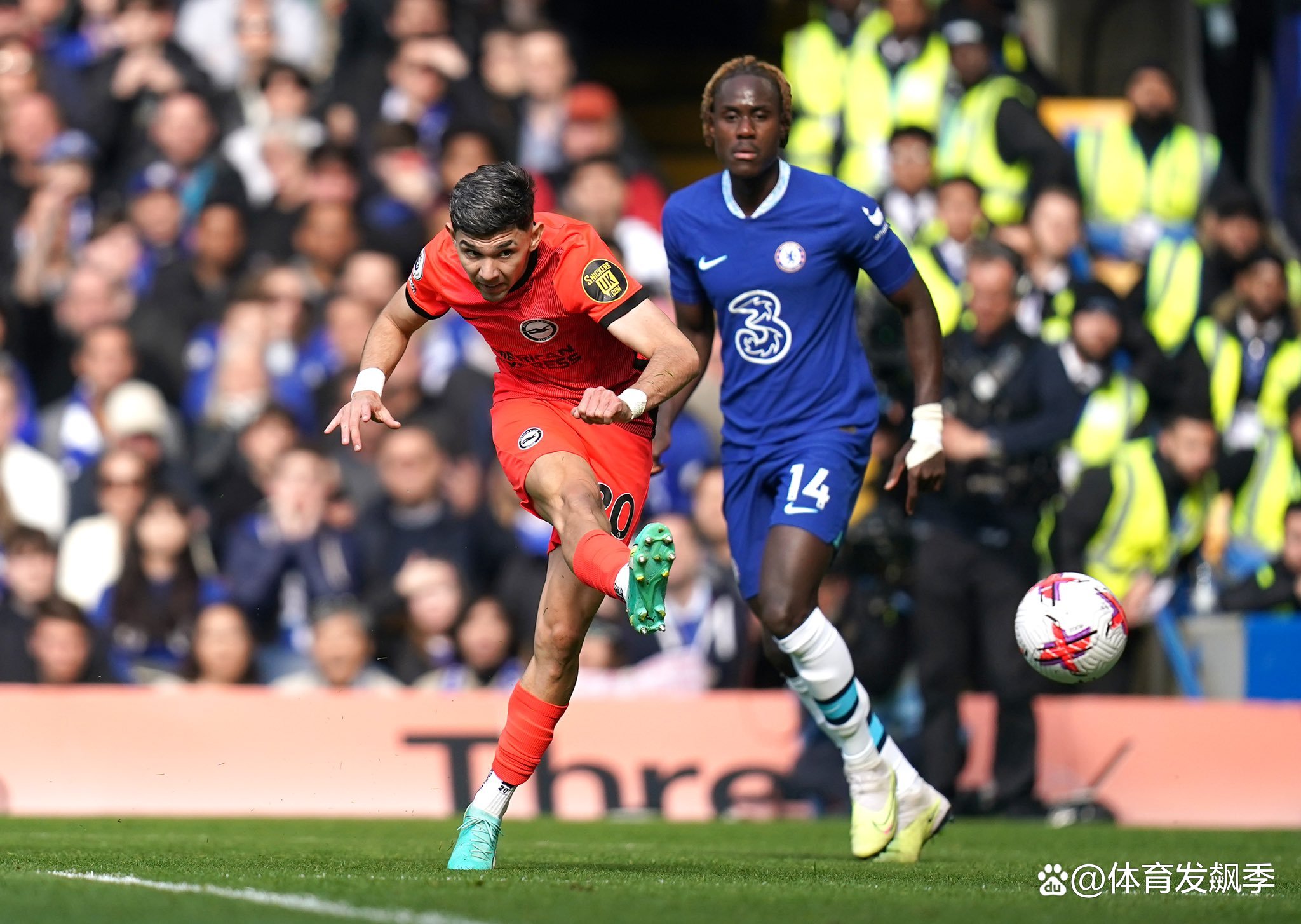 那不勒斯横扫切尔西，孔德扛起全队的简单介绍