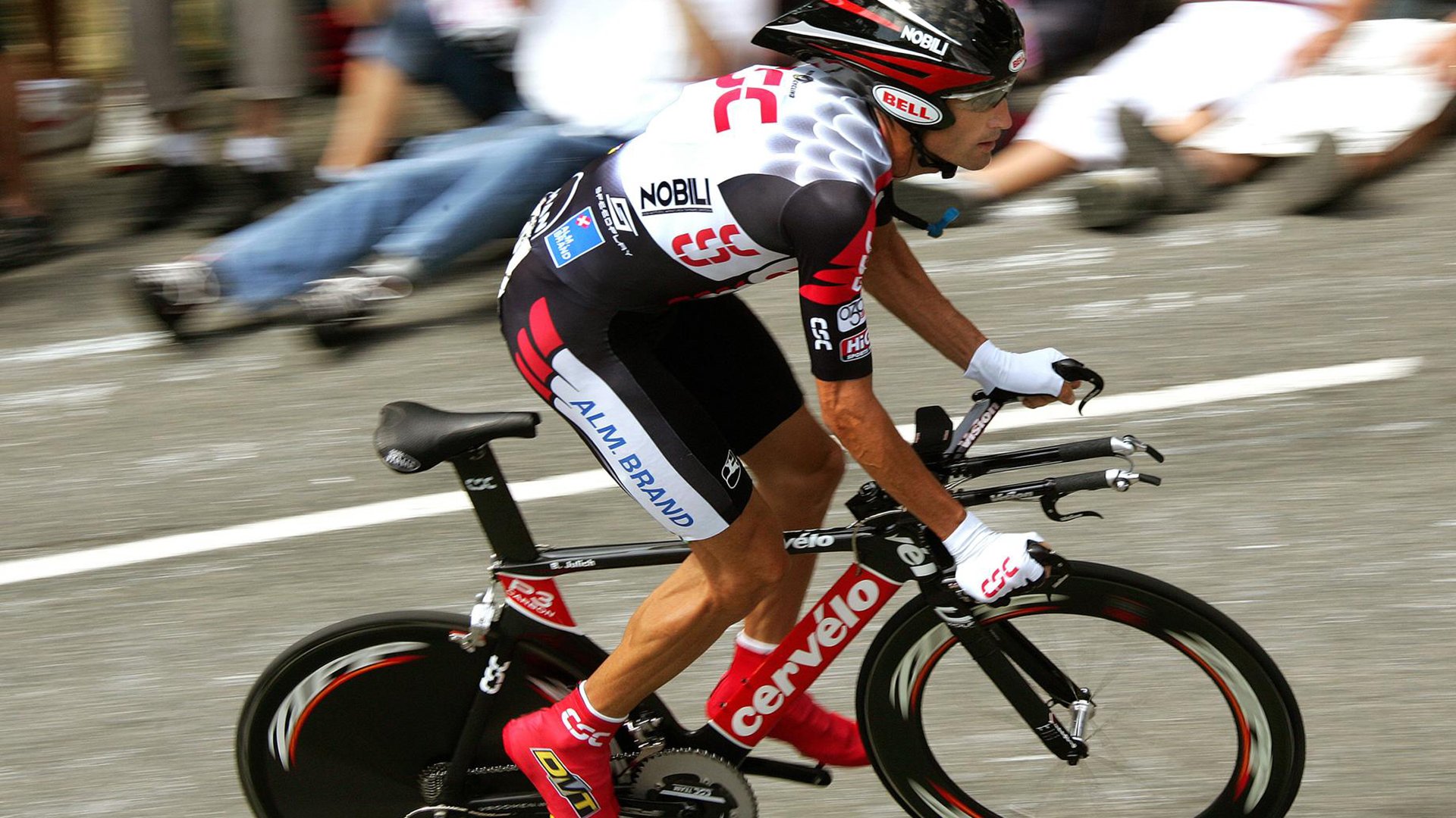 九游体育-北京血性！全员皆兵正面击溃马刺，浓眉全程高能统治攻防